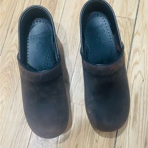 Size 37 Dansko clogs